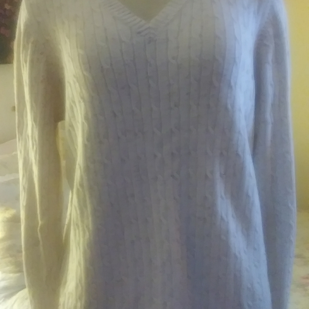 Sweater - Picture 1 of 4